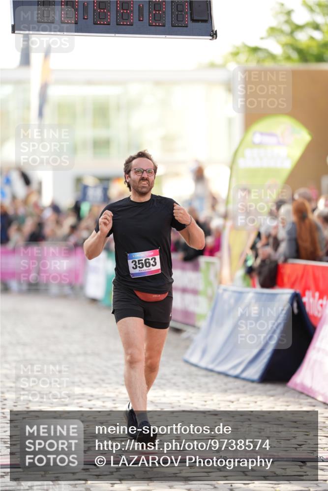12.06.2026 - Holstenköstenlauf LAZAROV Photography http://msf.ph/oto/9738574 12.06.2026 19:59:20 Laufen 3563, 4838, 4846 meine-sportfotos.de
