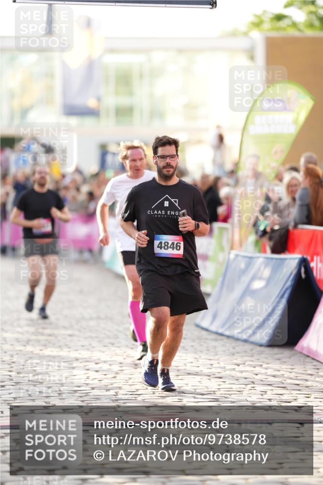 12.06.2026 - Holstenköstenlauf LAZAROV Photography http://msf.ph/oto/9738578 12.06.2026 19:59:17 Laufen 3340, 3563, 4387, 4838, 4846 meine-sportfotos.de