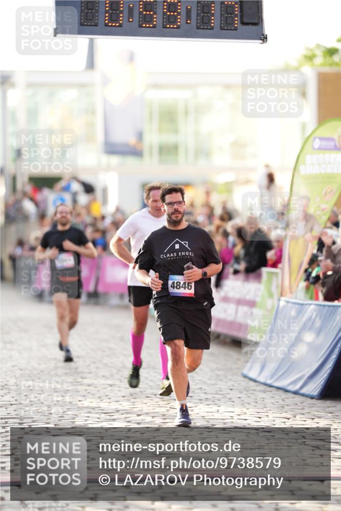 12.06.2026 - Holstenköstenlauf LAZAROV Photography http://msf.ph/oto/9738579 12.06.2026 19:59:16 Laufen 3176, 3340, 3478, 3563, 4387, 4838, 4846 meine-sportfotos.de