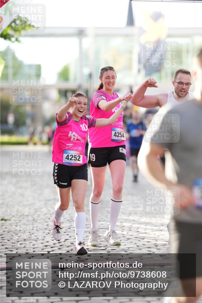 12.06.2026 - Holstenköstenlauf LAZAROV Photography http://msf.ph/oto/9738608 12.06.2026 19:58:45 Laufen 3165, 3509, 3512, 3768, 3793, 3972, 4252, 4254, 4379, 4445 meine-sportfotos.de