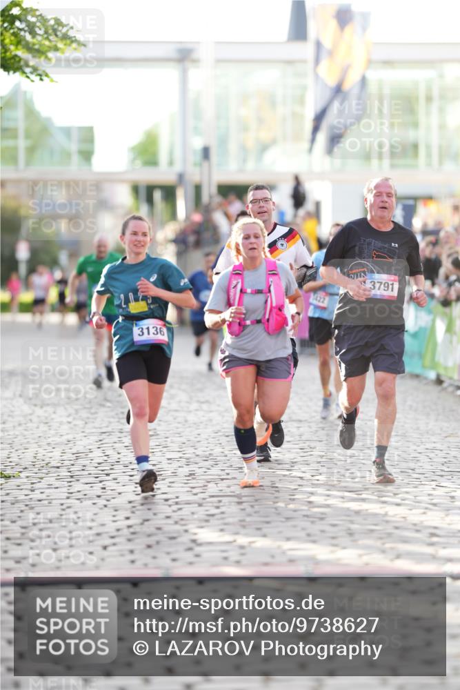 12.06.2026 - Holstenköstenlauf LAZAROV Photography http://msf.ph/oto/9738627 12.06.2026 19:58:27 Laufen 3057, 3136, 3205, 3422, 3791, 3887, 4130, 4577, 4705 meine-sportfotos.de