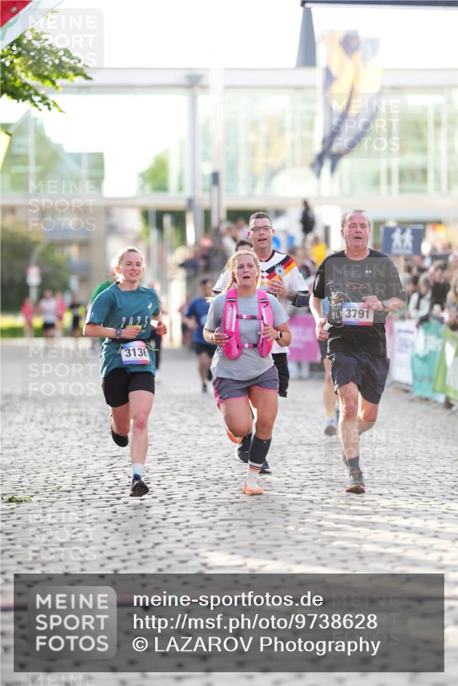 12.06.2026 - Holstenköstenlauf LAZAROV Photography http://msf.ph/oto/9738628 12.06.2026 19:58:27 Laufen 3057, 3136, 3205, 3422, 3791, 3887, 4130, 4577, 4705 meine-sportfotos.de