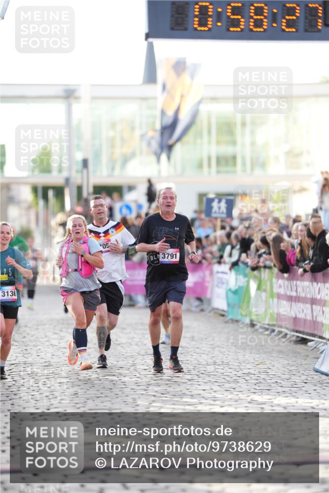 12.06.2026 - Holstenköstenlauf LAZAROV Photography http://msf.ph/oto/9738629 12.06.2026 19:58:26 Laufen 3057, 3136, 3205, 3791, 3887, 4130, 4577, 4705 meine-sportfotos.de