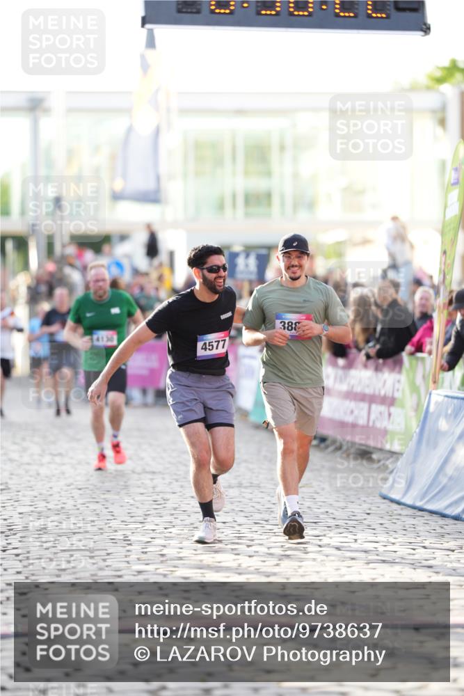 12.06.2026 - Holstenköstenlauf LAZAROV Photography http://msf.ph/oto/9738637 12.06.2026 19:58:21 Laufen 3180, 3887, 4130, 4577 meine-sportfotos.de