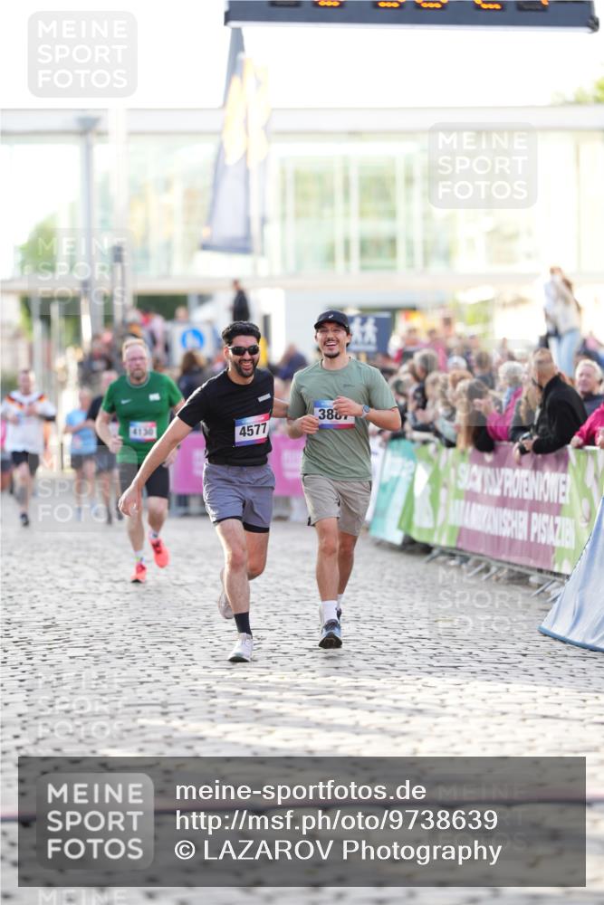 12.06.2026 - Holstenköstenlauf LAZAROV Photography http://msf.ph/oto/9738639 12.06.2026 19:58:20 Laufen 3037, 3180, 3887, 4130, 4577 meine-sportfotos.de