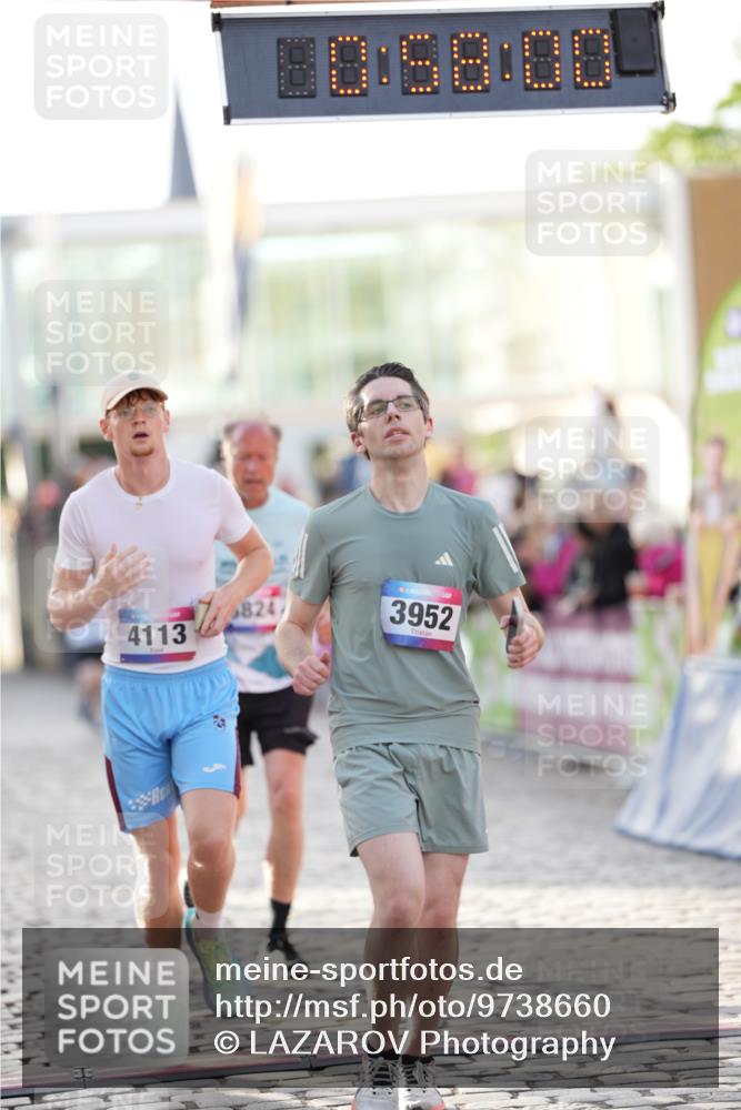 12.06.2026 - Holstenköstenlauf LAZAROV Photography http://msf.ph/oto/9738660 12.06.2026 19:57:59 Laufen 3534, 3824, 3902, 3952, 4113, 4578, 4855, 4856 meine-sportfotos.de