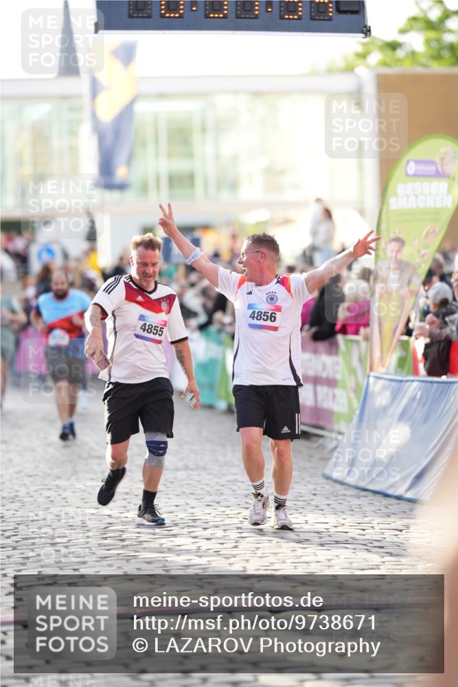 12.06.2026 - Holstenköstenlauf LAZAROV Photography http://msf.ph/oto/9738671 12.06.2026 19:57:53 Laufen 3063, 3104, 3411, 3417, 3534, 3753, 4855, 4856 meine-sportfotos.de