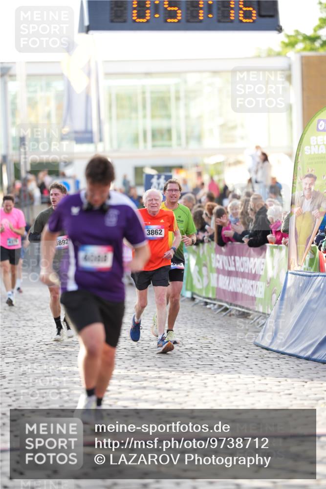 12.06.2026 - Holstenköstenlauf LAZAROV Photography http://msf.ph/oto/9738712 12.06.2026 19:57:15 Laufen 3344, 3396, 3862, 3892, 3911, 3958, 4088, 4189, 4443 meine-sportfotos.de
