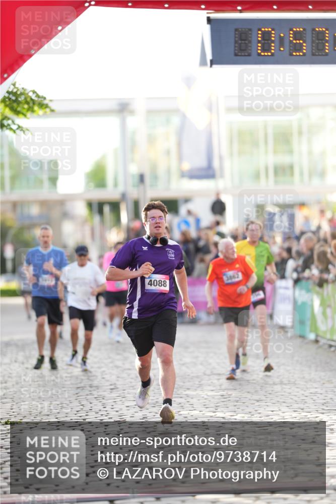 12.06.2026 - Holstenköstenlauf LAZAROV Photography http://msf.ph/oto/9738714 12.06.2026 19:57:14 Laufen 3256, 3344, 3396, 3862, 3911, 3958, 4088, 4189, 4443 meine-sportfotos.de
