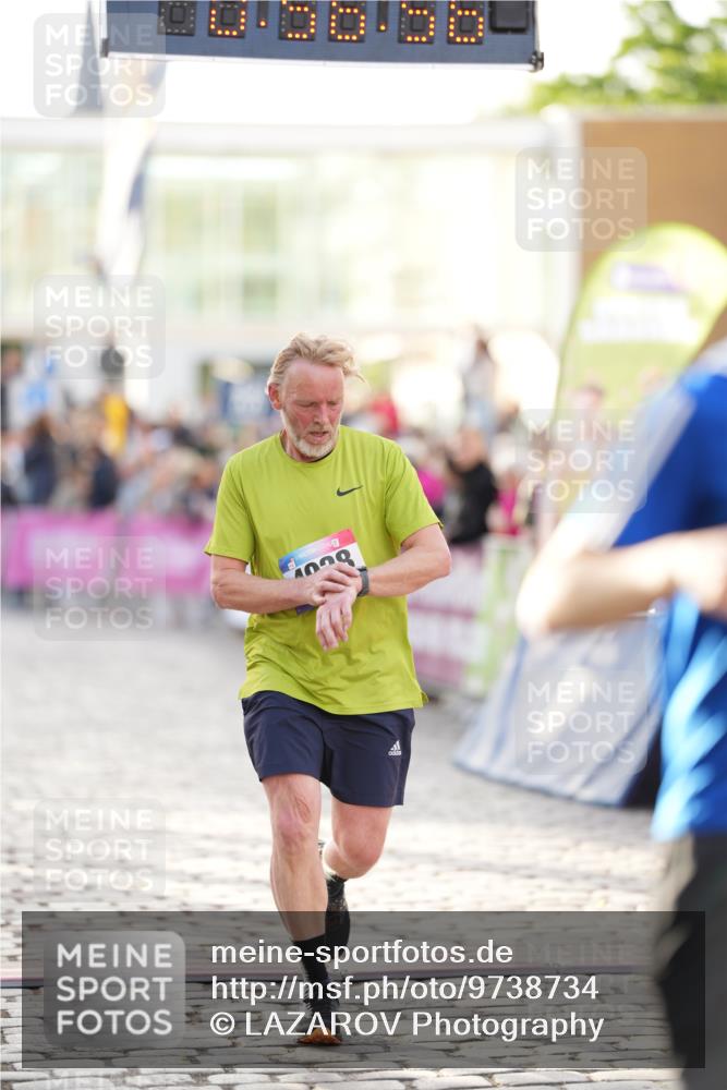 12.06.2026 - Holstenköstenlauf LAZAROV Photography http://msf.ph/oto/9738734 12.06.2026 19:56:55 Laufen 3355, 3383, 3384, 4814, 4815, 4928 meine-sportfotos.de