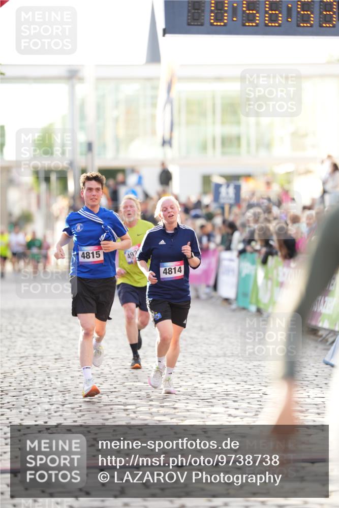 12.06.2026 - Holstenköstenlauf LAZAROV Photography http://msf.ph/oto/9738738 12.06.2026 19:56:52 Laufen 3355, 3383, 3384, 3919, 4814, 4815, 4928 meine-sportfotos.de