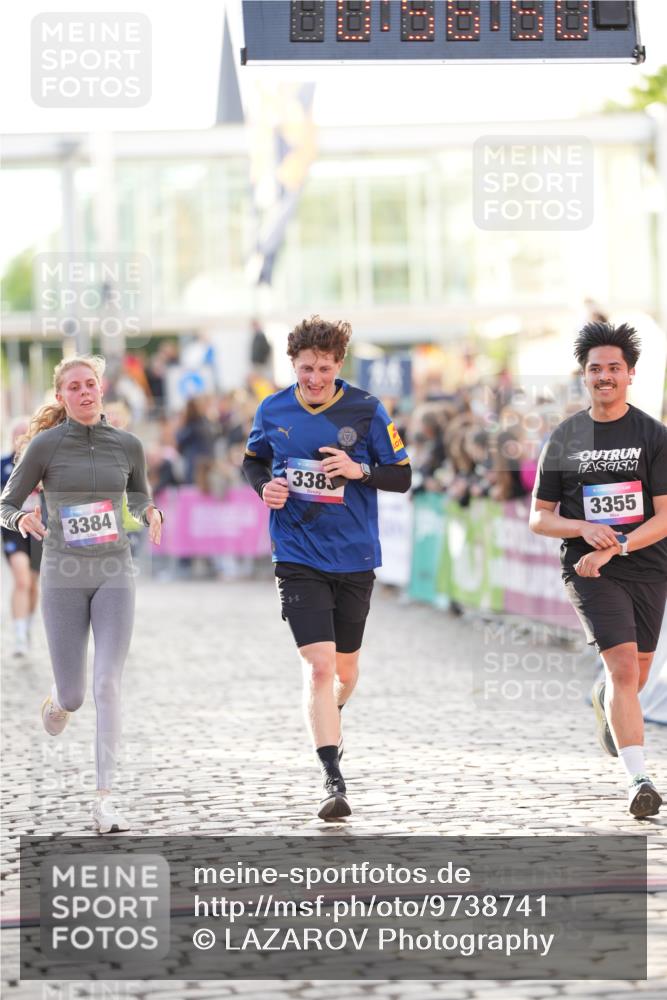 12.06.2026 - Holstenköstenlauf LAZAROV Photography http://msf.ph/oto/9738741 12.06.2026 19:56:49 Laufen 3355, 3383, 3384, 3561, 3919, 4554, 4814, 4815 meine-sportfotos.de
