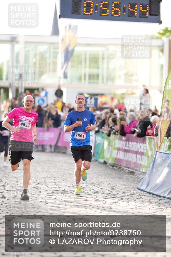 12.06.2026 - Holstenköstenlauf LAZAROV Photography http://msf.ph/oto/9738750 12.06.2026 19:56:43 Laufen 3061, 3561, 4554 meine-sportfotos.de