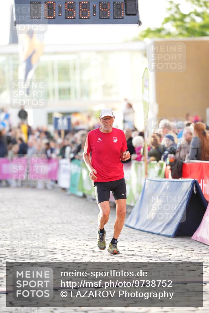 12.06.2026 - Holstenköstenlauf LAZAROV Photography http://msf.ph/oto/9738752 12.06.2026 19:56:40 Laufen 3061, 4270, 4554, 4771 meine-sportfotos.de