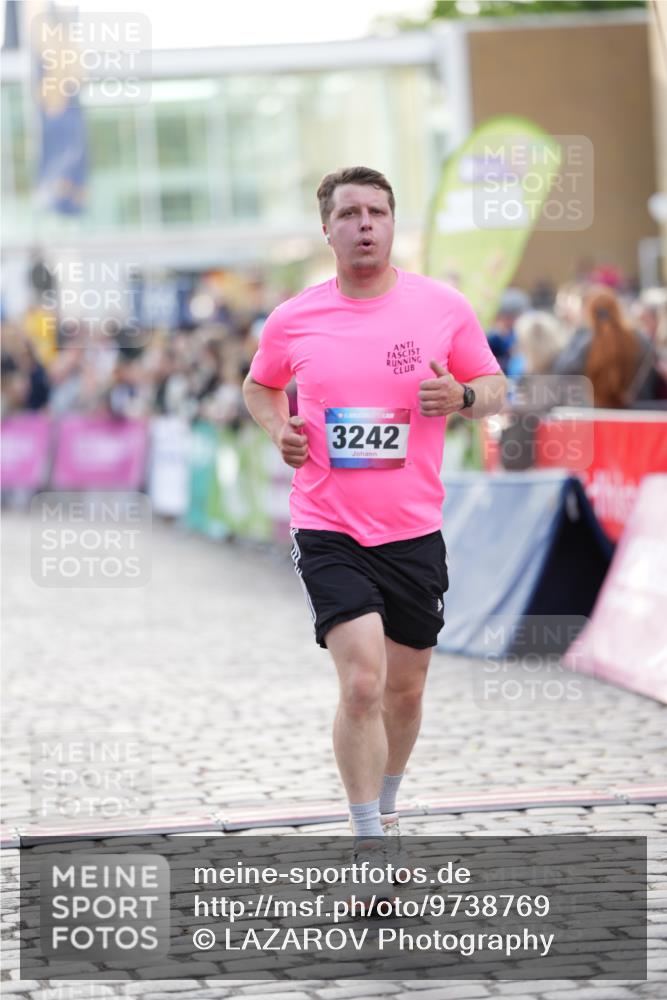 12.06.2026 - Holstenköstenlauf LAZAROV Photography http://msf.ph/oto/9738769 12.06.2026 19:56:23 Laufen 3242 meine-sportfotos.de