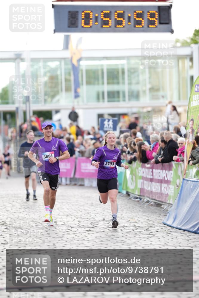 12.06.2026 - Holstenköstenlauf LAZAROV Photography http://msf.ph/oto/9738791 12.06.2026 19:55:58 Laufen 3681, 3703 meine-sportfotos.de