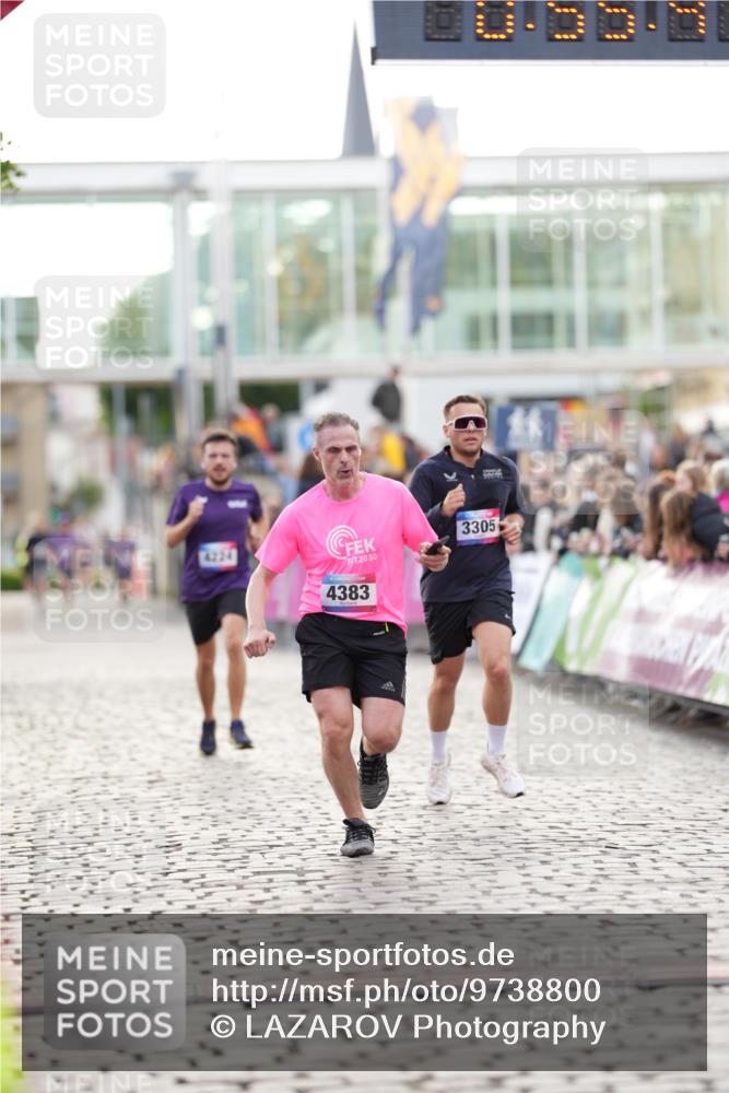 12.06.2026 - Holstenköstenlauf LAZAROV Photography http://msf.ph/oto/9738800 12.06.2026 19:55:46 Laufen 3227, 3305, 3543, 4224, 4383, 4400 meine-sportfotos.de