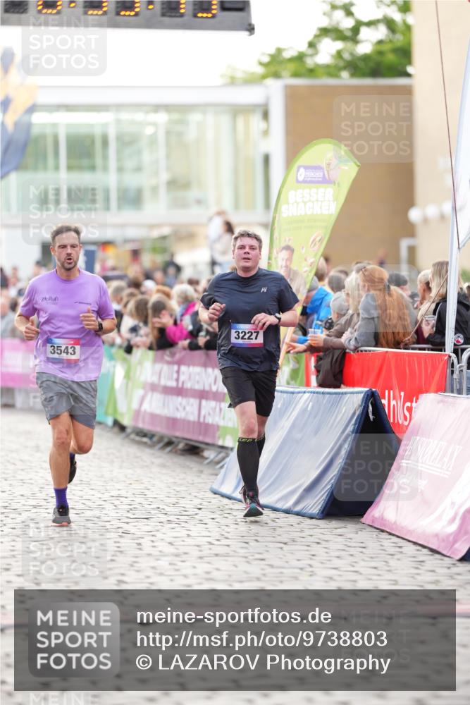 12.06.2026 - Holstenköstenlauf LAZAROV Photography http://msf.ph/oto/9738803 12.06.2026 19:55:44 Laufen 3227, 3305, 3543, 3668, 4383, 4400, 4712 meine-sportfotos.de
