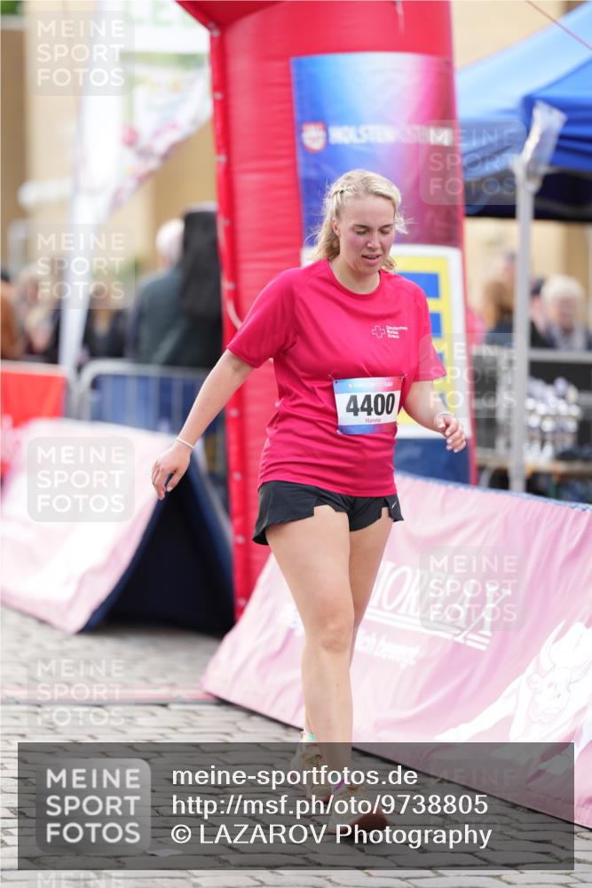 12.06.2026 - Holstenköstenlauf LAZAROV Photography http://msf.ph/oto/9738805 12.06.2026 19:55:42 Laufen 3227, 3519, 3543, 3668, 3924, 4158, 4400, 4712 meine-sportfotos.de