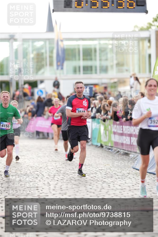 12.06.2026 - Holstenköstenlauf LAZAROV Photography http://msf.ph/oto/9738815 12.06.2026 19:55:36 Laufen 3247, 3283, 3519, 3668, 3924, 4158, 4390, 4416, 4712 meine-sportfotos.de
