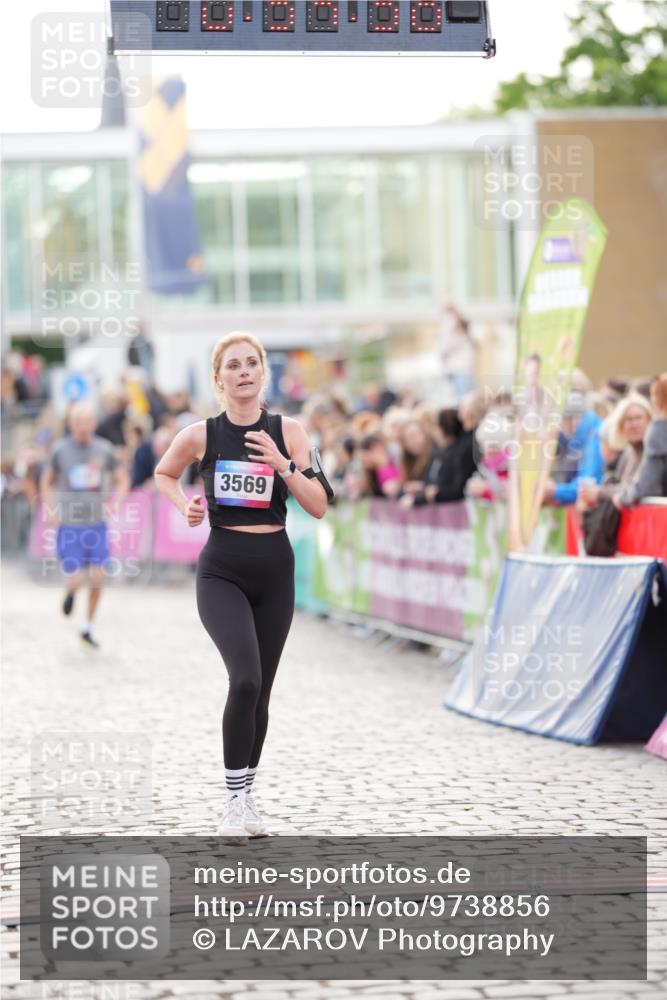 12.06.2026 - Holstenköstenlauf LAZAROV Photography http://msf.ph/oto/9738856 12.06.2026 19:54:55 Laufen 3102, 3537, 3569, 4144, 4145, 4820 meine-sportfotos.de