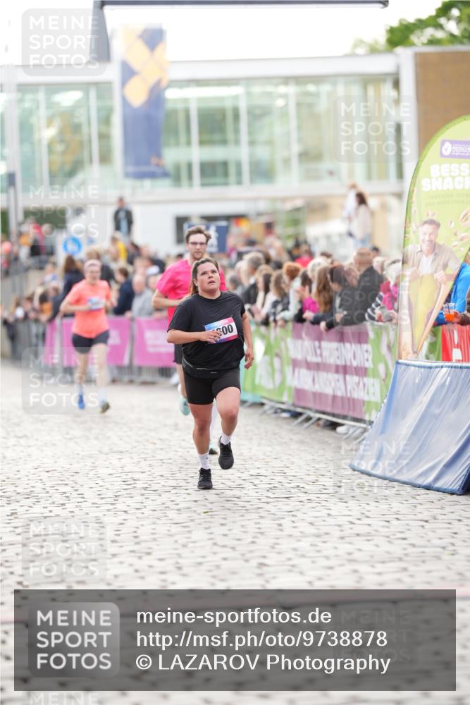 12.06.2026 - Holstenköstenlauf LAZAROV Photography http://msf.ph/oto/9738878 12.06.2026 19:54:41 Laufen 3007, 3618, 4600 meine-sportfotos.de
