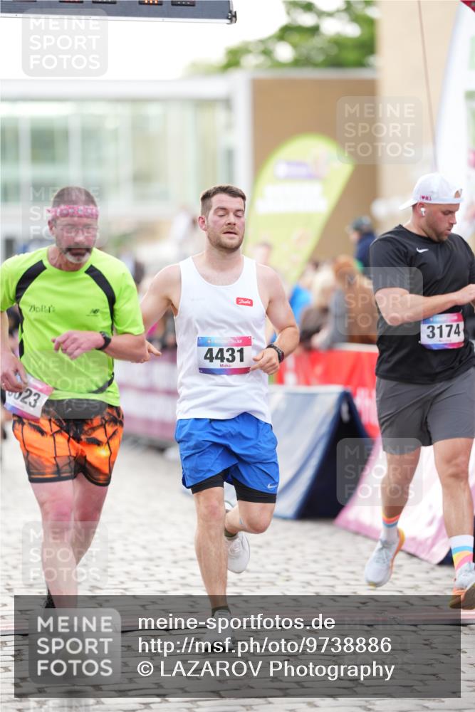 12.06.2026 - Holstenköstenlauf LAZAROV Photography http://msf.ph/oto/9738886 12.06.2026 19:54:30 Laufen 3023, 3150, 3174, 3212, 3730, 4431 meine-sportfotos.de