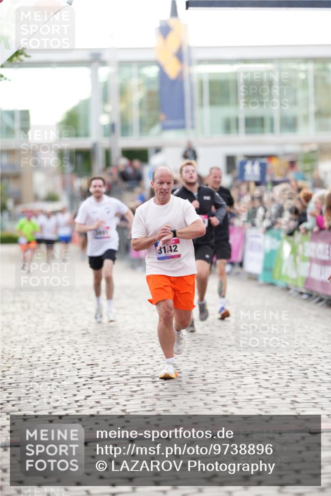 12.06.2026 - Holstenköstenlauf LAZAROV Photography http://msf.ph/oto/9738896 12.06.2026 19:54:18 Laufen 3142, 3187, 3249, 3810, 3891, 4258, 4593, 4812, 4840 meine-sportfotos.de