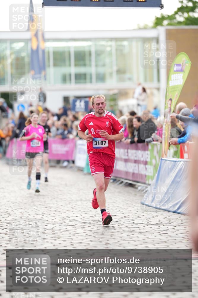 12.06.2026 - Holstenköstenlauf LAZAROV Photography http://msf.ph/oto/9738905 12.06.2026 19:54:11 Laufen 3187, 4258, 4460, 4881, 4930 meine-sportfotos.de