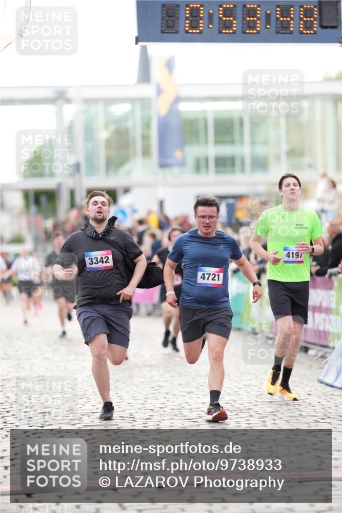 12.06.2026 - Holstenköstenlauf LAZAROV Photography http://msf.ph/oto/9738933 12.06.2026 19:53:47 Laufen 3342, 3733, 3755, 3976, 4197, 4721 meine-sportfotos.de