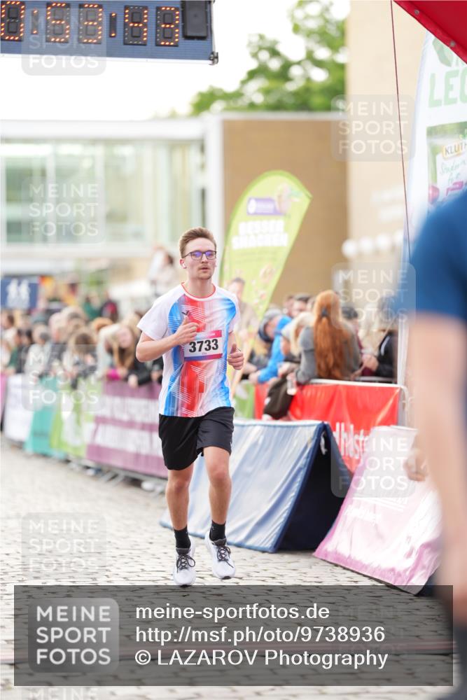 12.06.2026 - Holstenköstenlauf LAZAROV Photography http://msf.ph/oto/9738936 12.06.2026 19:53:43 Laufen 3117, 3147, 3733, 3755, 3834, 3973, 4869 meine-sportfotos.de