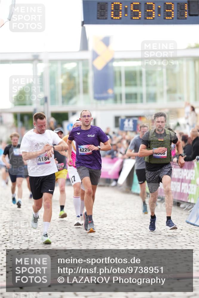 12.06.2026 - Holstenköstenlauf LAZAROV Photography http://msf.ph/oto/9738951 12.06.2026 19:53:31 Laufen 3186, 3206, 3434, 3455, 3557, 3593, 3615, 3759, 4184, 4225, 4425, 4625, 4754 meine-sportfotos.de