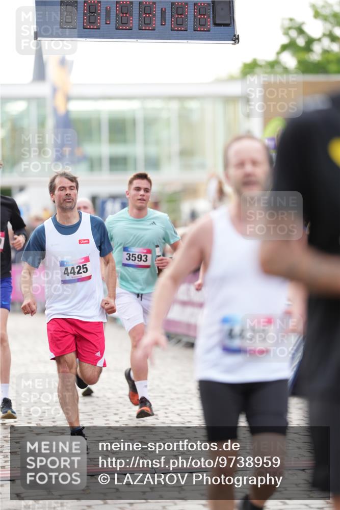 12.06.2026 - Holstenköstenlauf LAZAROV Photography http://msf.ph/oto/9738959 12.06.2026 19:53:25 Laufen 3086, 3455, 3593, 3759, 4157, 4237, 4420, 4425, 4444, 4582, 4754, 4806 meine-sportfotos.de