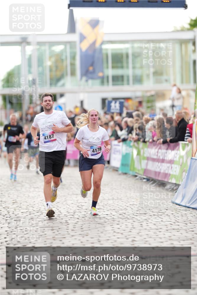 12.06.2026 - Holstenköstenlauf LAZAROV Photography http://msf.ph/oto/9738973 12.06.2026 19:53:15 Laufen 3086, 3095, 3215, 3573, 4178, 4187, 4411 meine-sportfotos.de
