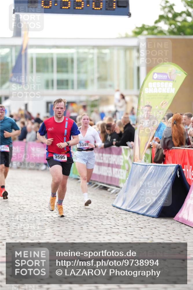 12.06.2026 - Holstenköstenlauf LAZAROV Photography http://msf.ph/oto/9738994 12.06.2026 19:53:00 Laufen 3348, 3349, 3449, 3595, 4417, 4430 meine-sportfotos.de