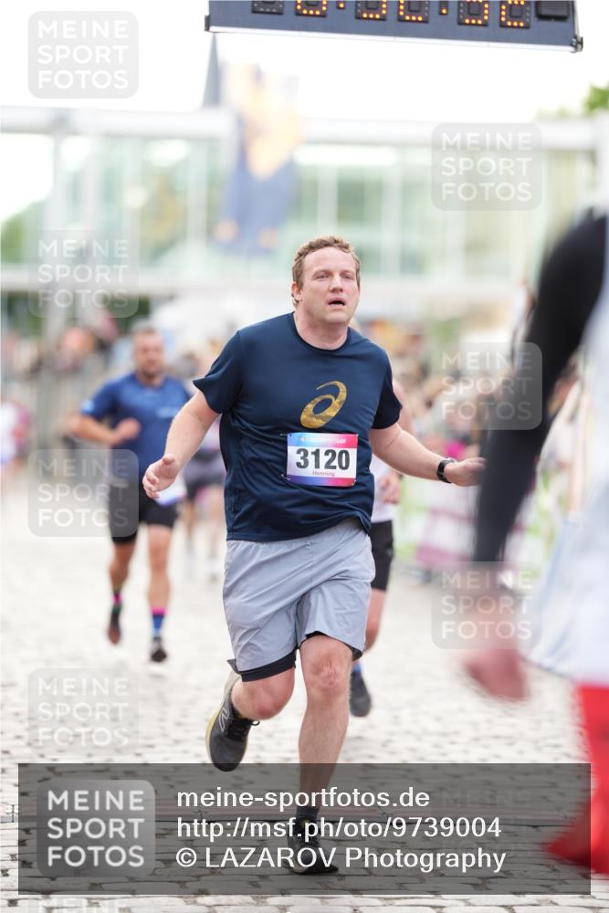 12.06.2026 - Holstenköstenlauf LAZAROV Photography http://msf.ph/oto/9739004 12.06.2026 19:52:51 Laufen 3116, 3120, 3348, 3955, 4424, 4583 meine-sportfotos.de