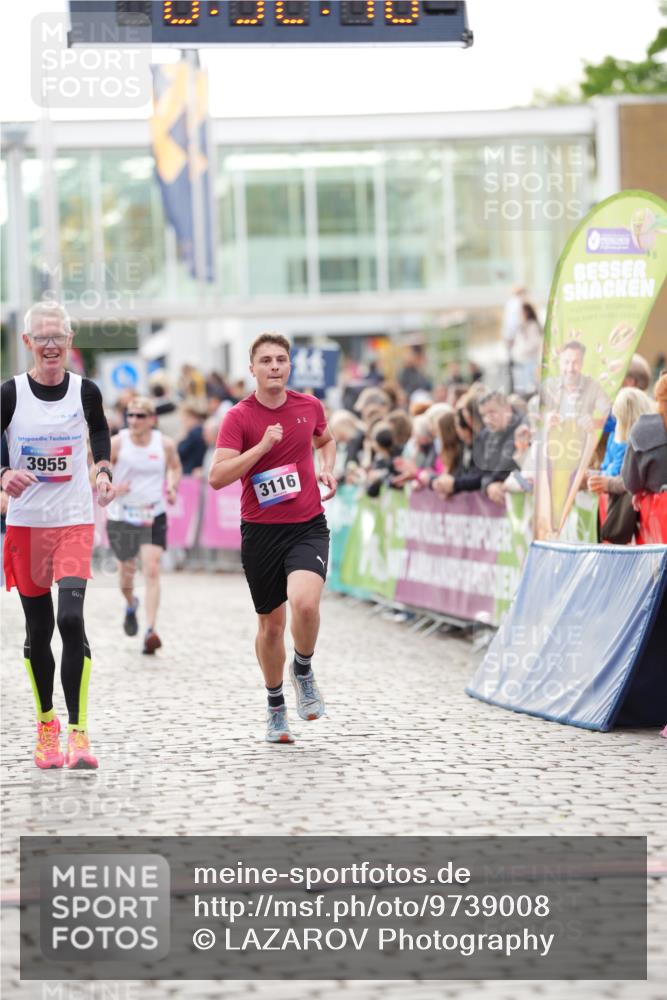12.06.2026 - Holstenköstenlauf LAZAROV Photography http://msf.ph/oto/9739008 12.06.2026 19:52:48 Laufen 3116, 3120, 3479, 3955, 4424 meine-sportfotos.de