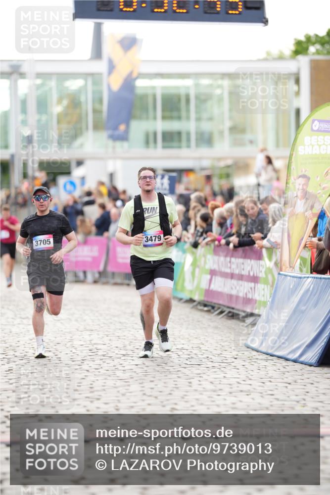 12.06.2026 - Holstenköstenlauf LAZAROV Photography http://msf.ph/oto/9739013 12.06.2026 19:52:42 Laufen 3479, 3552, 4469 meine-sportfotos.de