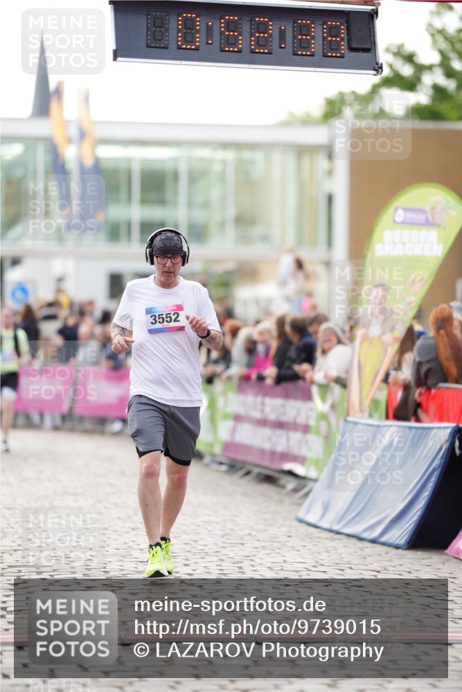 12.06.2026 - Holstenköstenlauf LAZAROV Photography http://msf.ph/oto/9739015 12.06.2026 19:52:38 Laufen 3552, 3698, 3932, 4172, 4469 meine-sportfotos.de