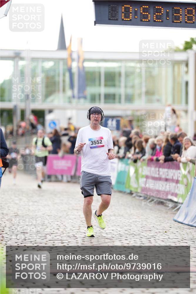 12.06.2026 - Holstenköstenlauf LAZAROV Photography http://msf.ph/oto/9739016 12.06.2026 19:52:37 Laufen 3552, 3698, 3932, 4172, 4469 meine-sportfotos.de