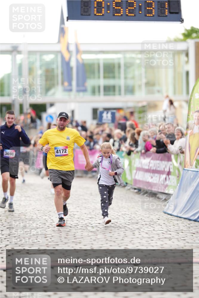 12.06.2026 - Holstenköstenlauf LAZAROV Photography http://msf.ph/oto/9739027 12.06.2026 19:52:30 Laufen 3021, 3698, 3932, 4172, 4378 meine-sportfotos.de