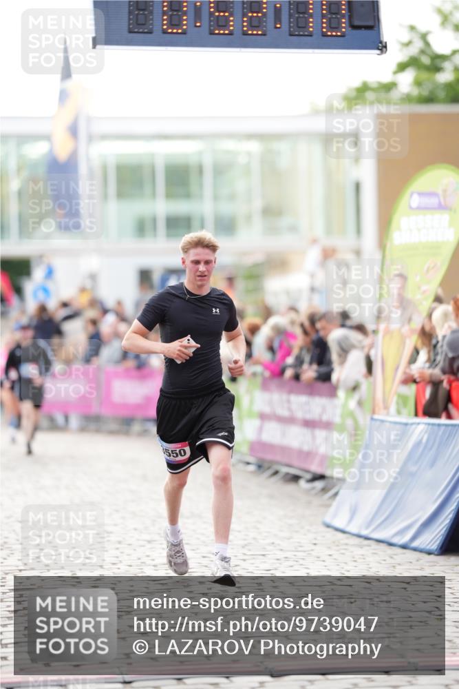 12.06.2026 - Holstenköstenlauf LAZAROV Photography http://msf.ph/oto/9739047 12.06.2026 19:52:10 Laufen 3550, 3671, 4699 meine-sportfotos.de