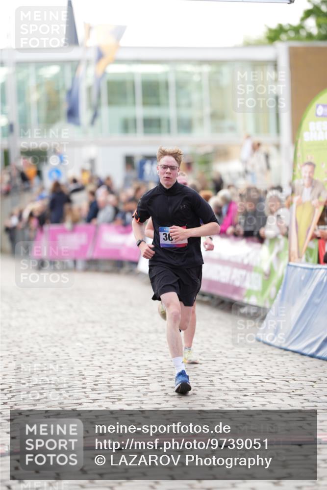 12.06.2026 - Holstenköstenlauf LAZAROV Photography http://msf.ph/oto/9739051 12.06.2026 19:52:04 Laufen 3671, 3758, 4385, 4699, 4794 meine-sportfotos.de