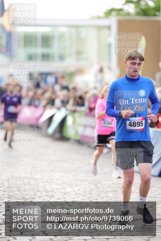 12.06.2026 - Holstenköstenlauf LAZAROV Photography http://msf.ph/oto/9739066 12.06.2026 19:51:47 Laufen 3233, 4228, 4368, 4752, 4895 meine-sportfotos.de
