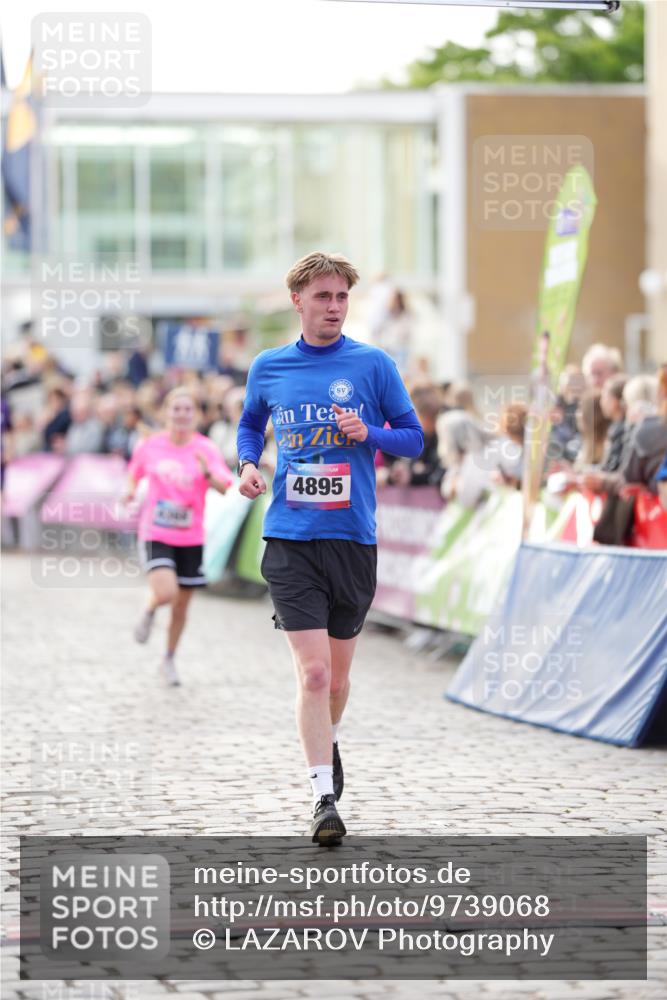 12.06.2026 - Holstenköstenlauf LAZAROV Photography http://msf.ph/oto/9739068 12.06.2026 19:51:46 Laufen 4368, 4752, 4895 meine-sportfotos.de