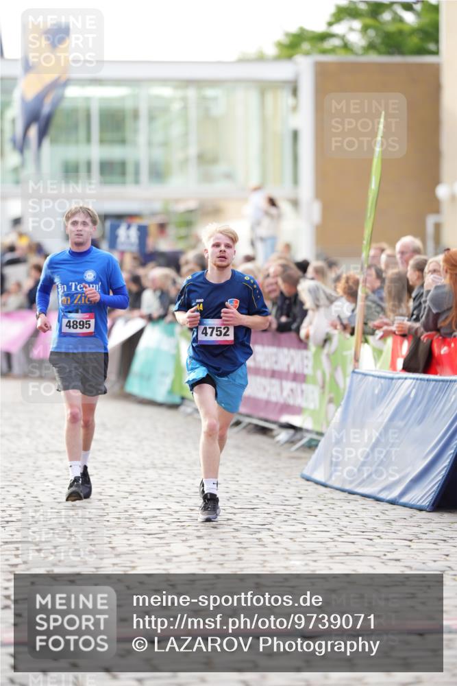 12.06.2026 - Holstenköstenlauf LAZAROV Photography http://msf.ph/oto/9739071 12.06.2026 19:51:44 Laufen 3082, 3236, 4368, 4440, 4610, 4752, 4895 meine-sportfotos.de