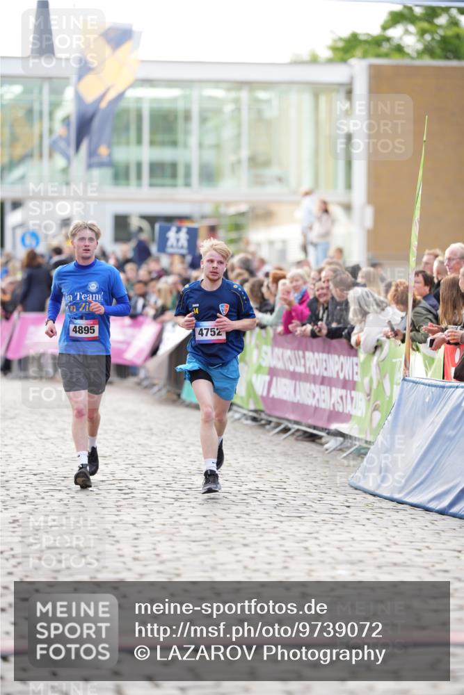12.06.2026 - Holstenköstenlauf LAZAROV Photography http://msf.ph/oto/9739072 12.06.2026 19:51:44 Laufen 3082, 3236, 4368, 4440, 4610, 4752, 4895 meine-sportfotos.de