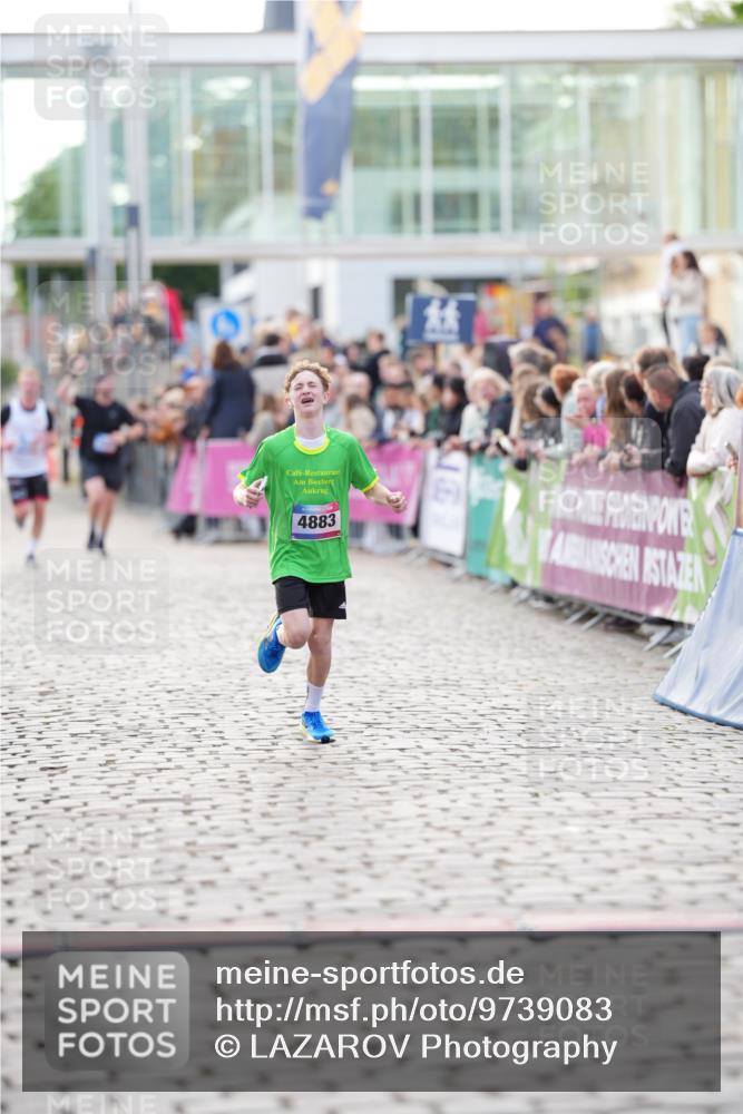 12.06.2026 - Holstenköstenlauf LAZAROV Photography http://msf.ph/oto/9739083 12.06.2026 19:51:31 Laufen 3106, 3341, 3522, 4871, 4883 meine-sportfotos.de