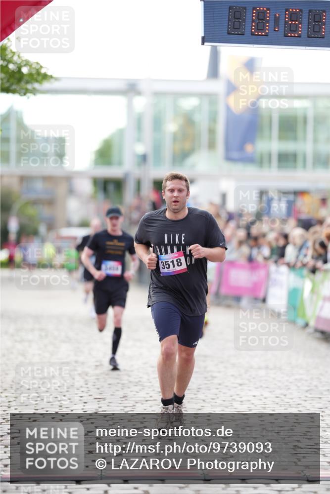 12.06.2026 - Holstenköstenlauf LAZAROV Photography http://msf.ph/oto/9739093 12.06.2026 19:51:22 Laufen 3429, 3518, 3723, 4499, 4761, 4923 meine-sportfotos.de