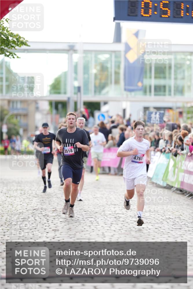12.06.2026 - Holstenköstenlauf LAZAROV Photography http://msf.ph/oto/9739096 12.06.2026 19:51:20 Laufen 3429, 3518, 3723, 4499, 4761, 4923 meine-sportfotos.de